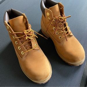 SOLD! Kids Timberland sz 2